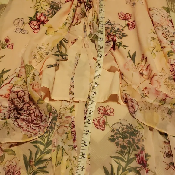 Nwt. Stunning, gorgeous dress. High low. Ruffles. Very feminine. Elastic waist - Picture 14 of 16